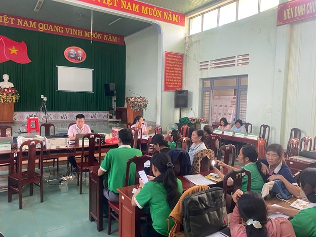 Ngân hàng Chính sách xã hội Cư M’gar đẩy cho vay các chương trình tín dụng ưu đãi góp phần ổn định kinh tế xã hội, giảm nghèo bền vững và xây dựng nông thôn mới trên địa bàn xã Ea M’Droh