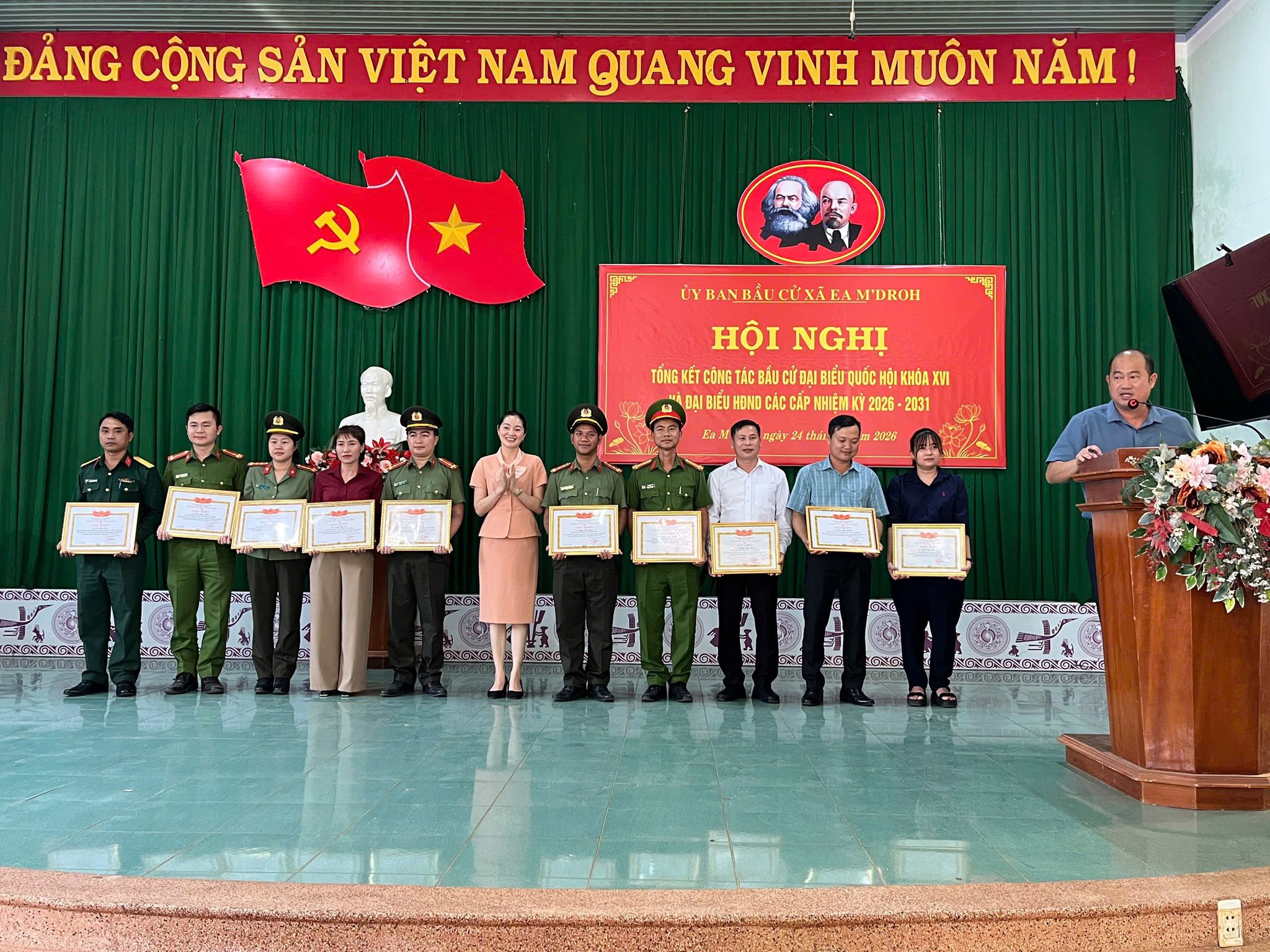 ỦY BAN BẦU CỬ XÃ EA M’DROH ĐÃ TỔ CHỨC HỘI NGHỊ TỔNG KẾT CÔNG TÁC BẦU CỬ ĐẠI BIỂU QUỐC HỘI KHÓA XVI VÀ ĐẠI BIỂU HỘI ĐỒNG NHÂN DÂN CÁC CẤP, NHIỆM KỲ 2026–2031