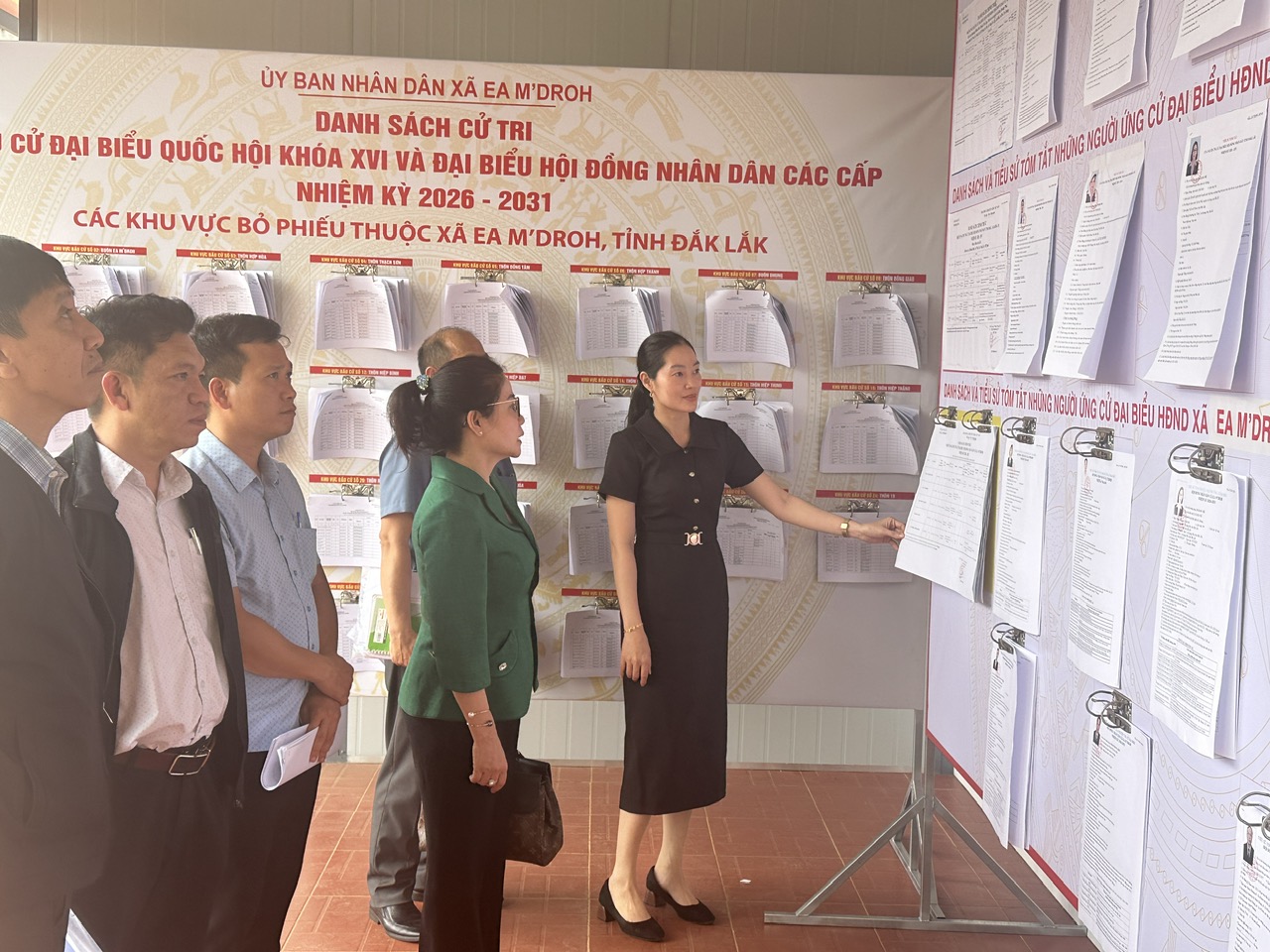 ĐƠN VỊ BẦU CỬ SỐ 26 KIỂM TRA CÔNG TÁC BẦU CỬ  TẠI XÃ EA M'DROH.