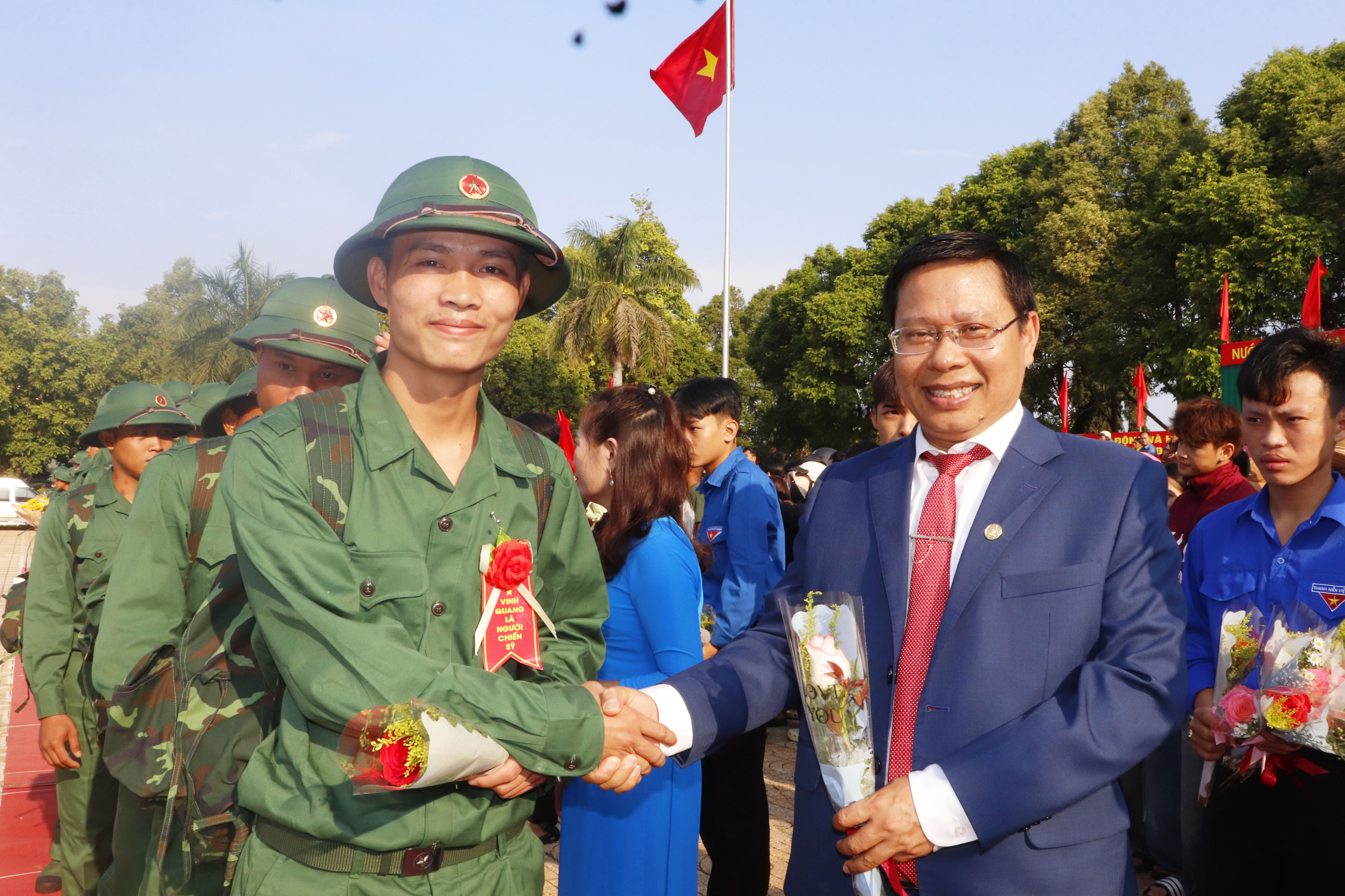 Ủy viên Trung ương Đảng, Bí thư Tỉnh ủy Lương Nguyễn Minh Triết dự lễ giao nhận quân năm 2026