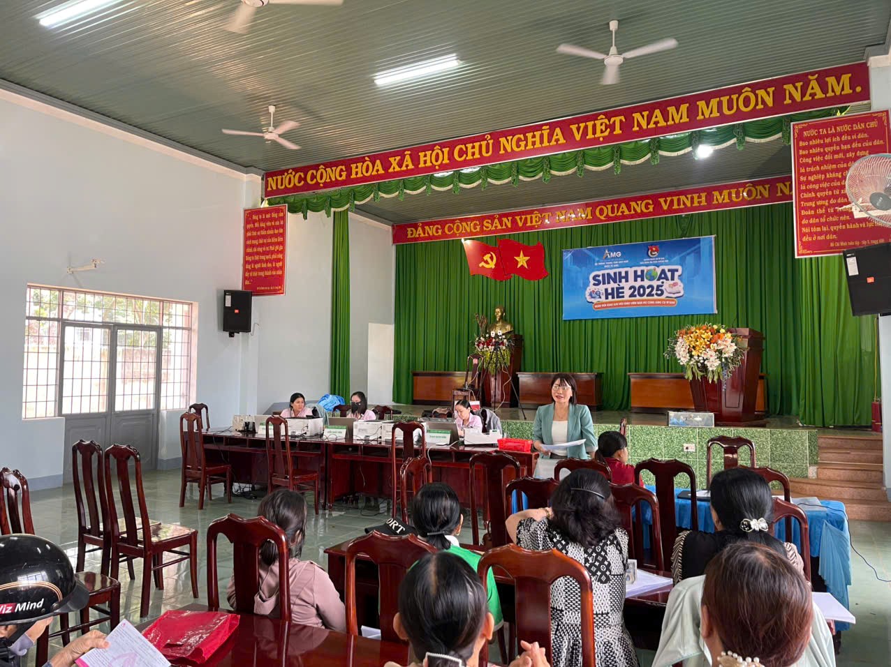 Phòng giao dịch NHCSXH Cư M’gar: Tiếp tục đảm bảo hoạt động tín dụng chính sách ổn định, thông suốt sau sắp xếp đơn vị hành chính