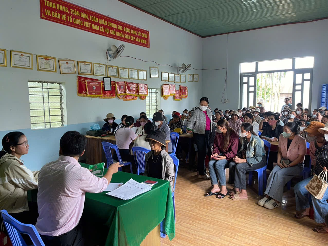 CÔNG TÁC ĐỐI CHIẾU, PHÂN LOẠI NỢ TRÊN ĐỊA BÀN XÃ QUẢNG PHÚ ĐÃ HOÀN THÀNH
